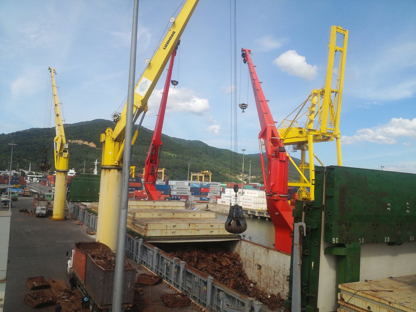 Xếp dỡ hàng rời
