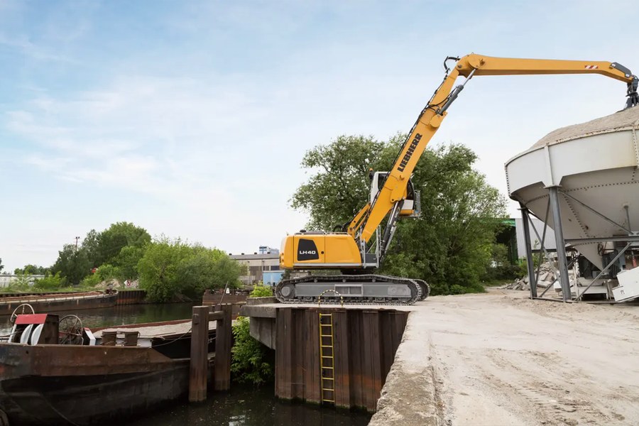 Máy xếp dỡ công nghiệp Liebherr