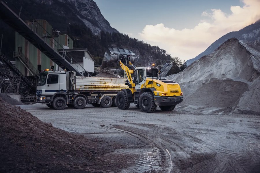 Máy xúc lật bánh lốp Liebherr