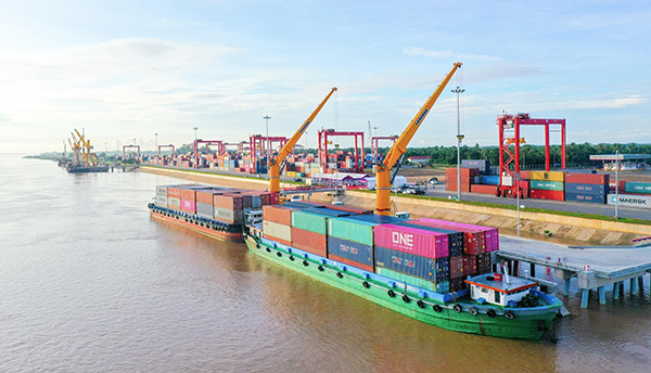 Chân đế cố định cho FCC 230  tại cảng PPAP, Cambodia